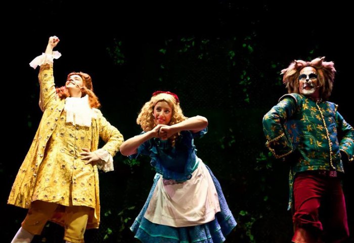 Alicia en el país de las maravillas: Teatro para niños en Madrid