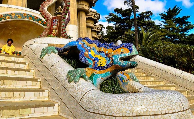 Park Güell: Color y fantasía en el corazón de Barcelona